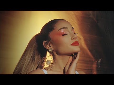 ariana-grande---just-a-little-bit-of-your-heart-(sad-version)
