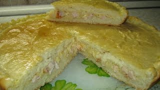 Пирог с копченой курицей и сыром