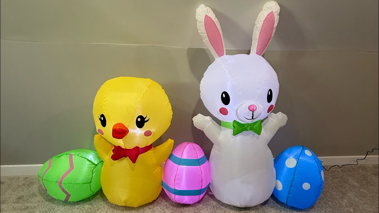 Обзор надувной пасхальной фигуры кролика Gemmy 2022 шириной 6,5 футов.
