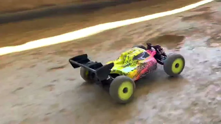 Nathan Adkins running laps with his HB E819RS