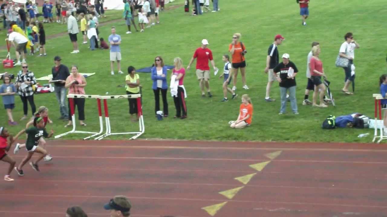 jones vs santos Nini 100 meter race 3rd grade