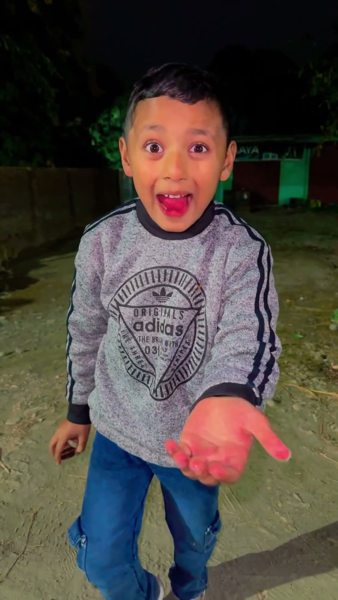 Mujhe bhi chahiye ?? #shorts #funny #trending #cutebaby #baby