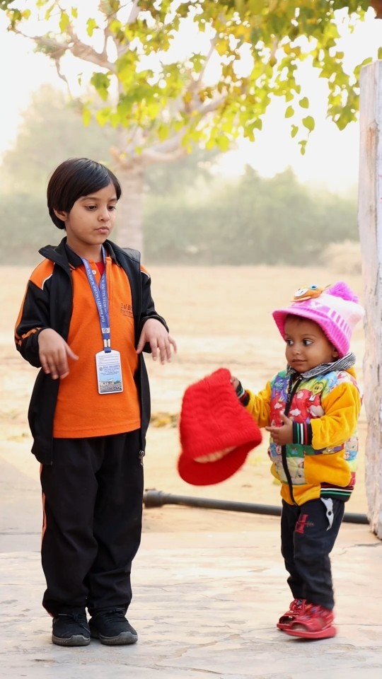 Rudra ne Sabhi ko Winter Cap Diya ?? #shorts #viralvideo #winter #family