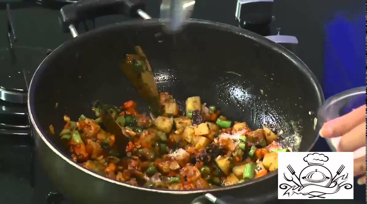 MOM STYLE VEG EGG FRIED RICE Mrs Vahchef YouTube