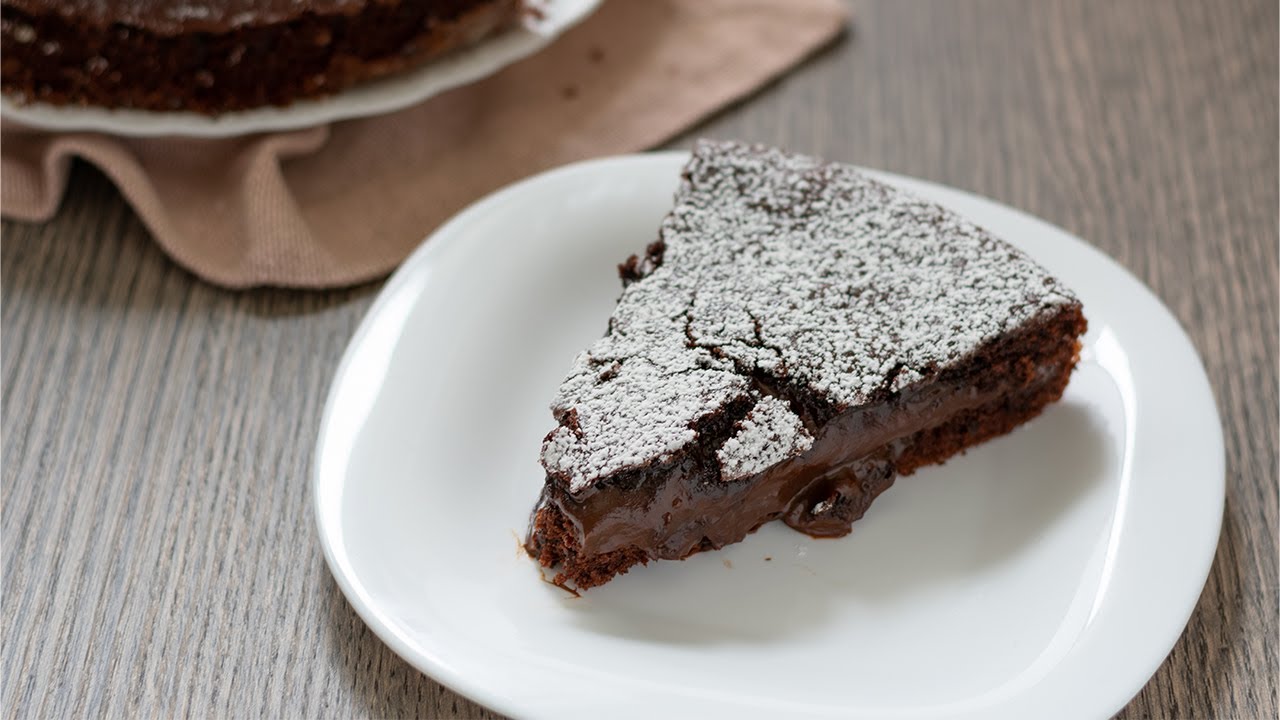 Torta al cacao e crema al cioccolato