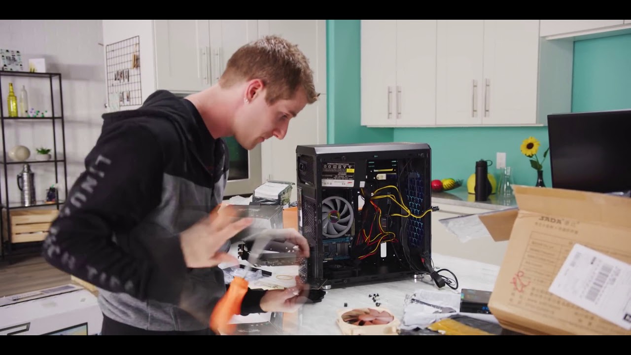 Linus spins his screwdriver 4K 60FPS YouTube