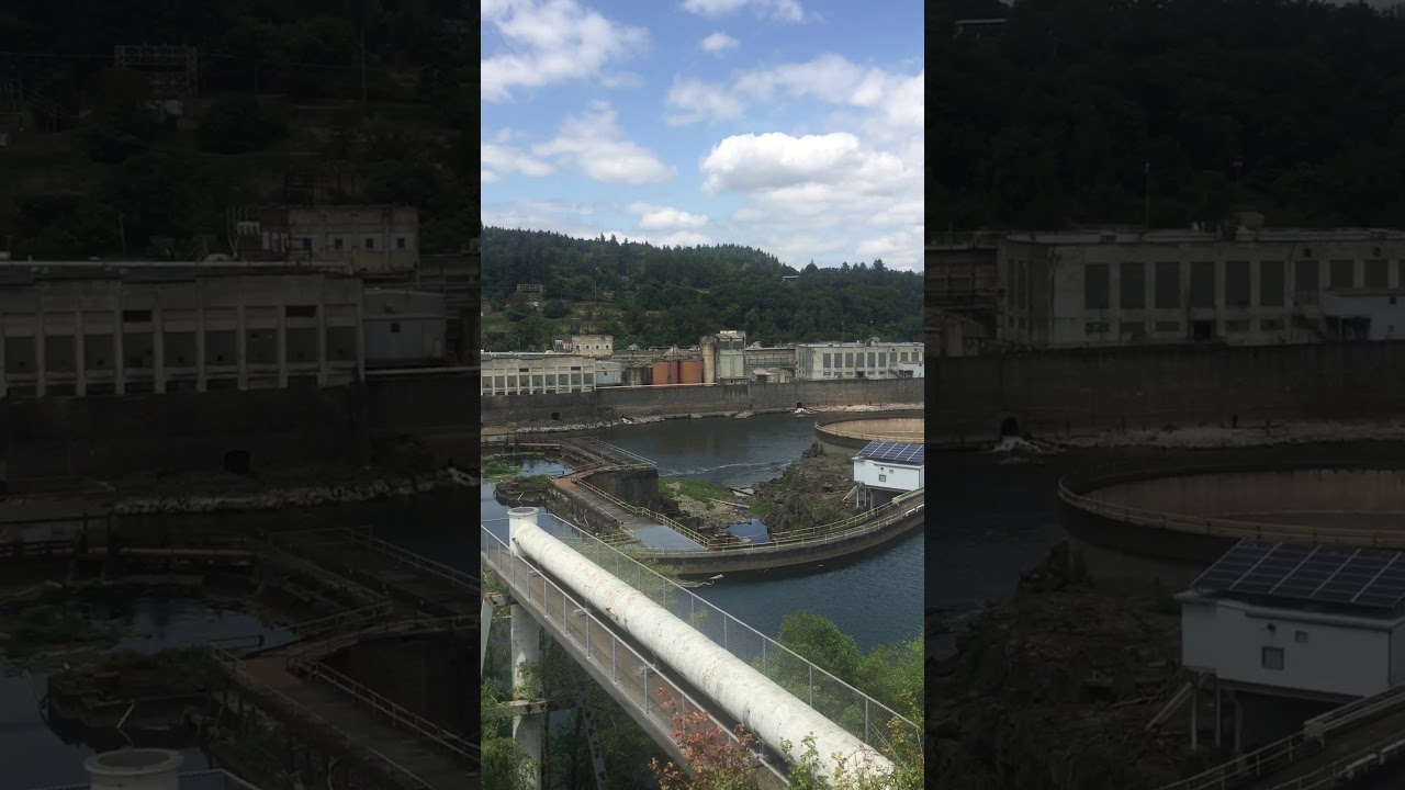 Panoramic view of Willamette Falls