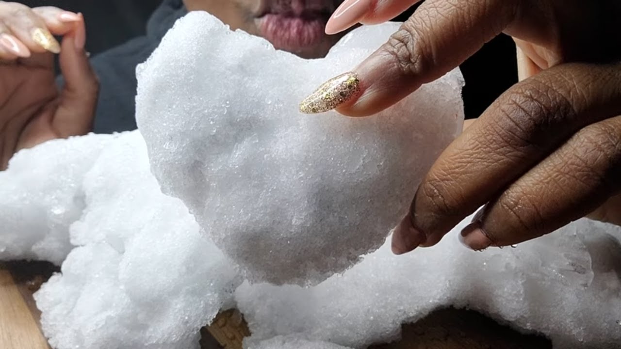 CARBONATED POWDERY HEARTS | #iceeating #asmr #asmrice