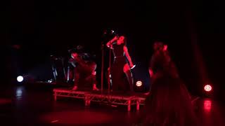 BANKS - Poltergeist (Live @ Eventim Apollo) LONDON 25.10.2017