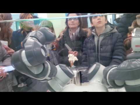 Video: Gelato Negli Aeroporti Servito Da Robot