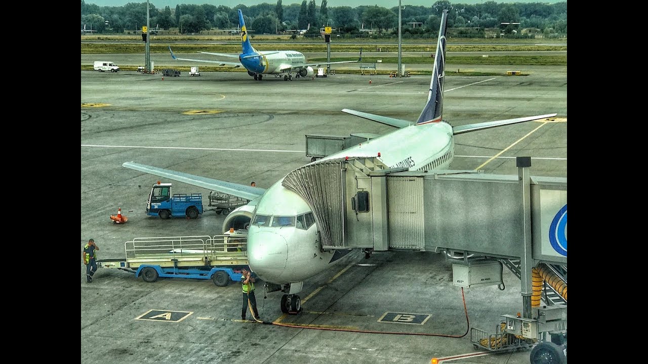 LOT Polish | Boeing 737 400 | KBP-WAW