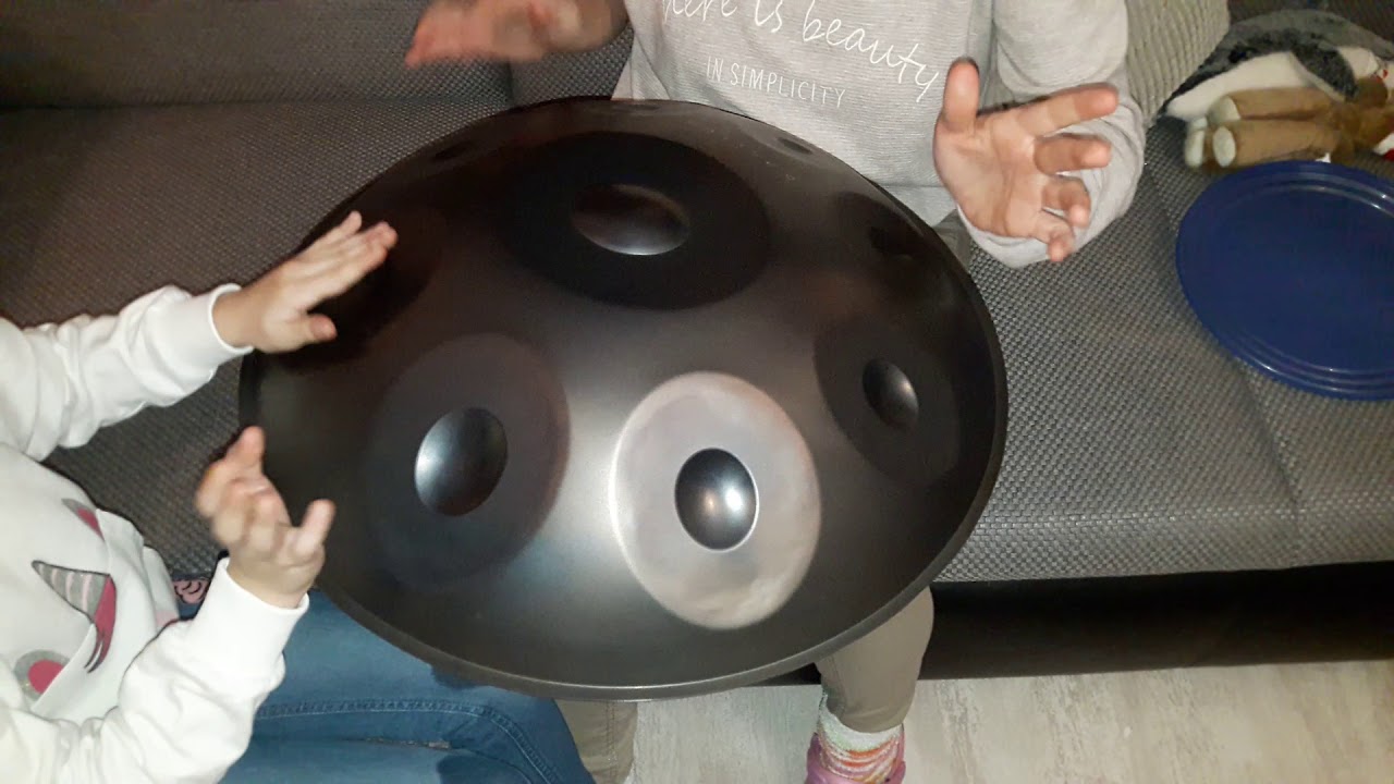 Handpan Opsilon mit Mia 7 Jahre alt - YouTube