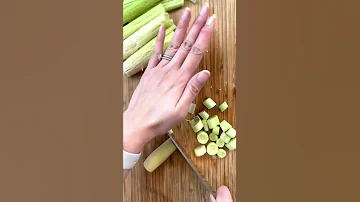 How to prepare lemongrass for Vietnamese recipes