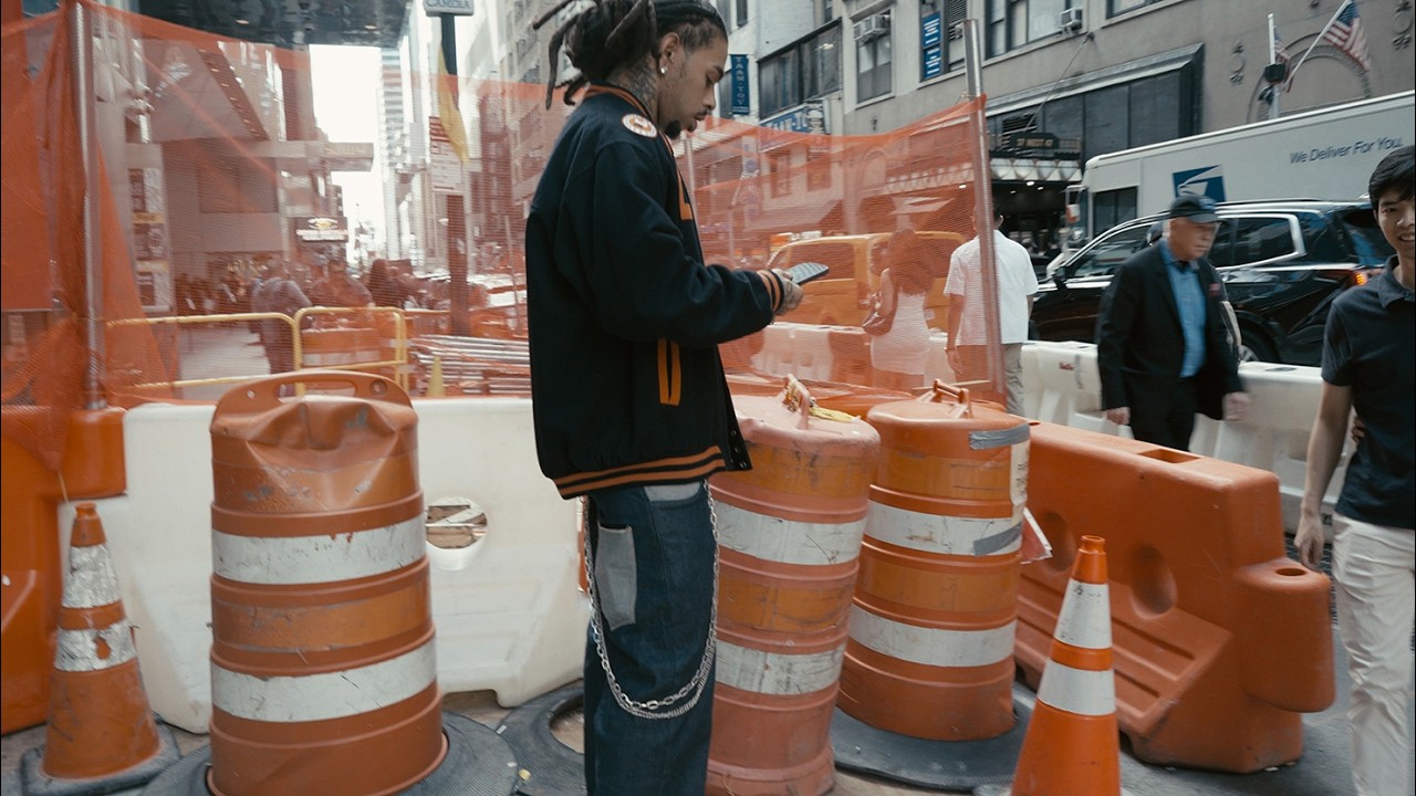 ⁣Robb Bank$ - Ni***s & Bi***s