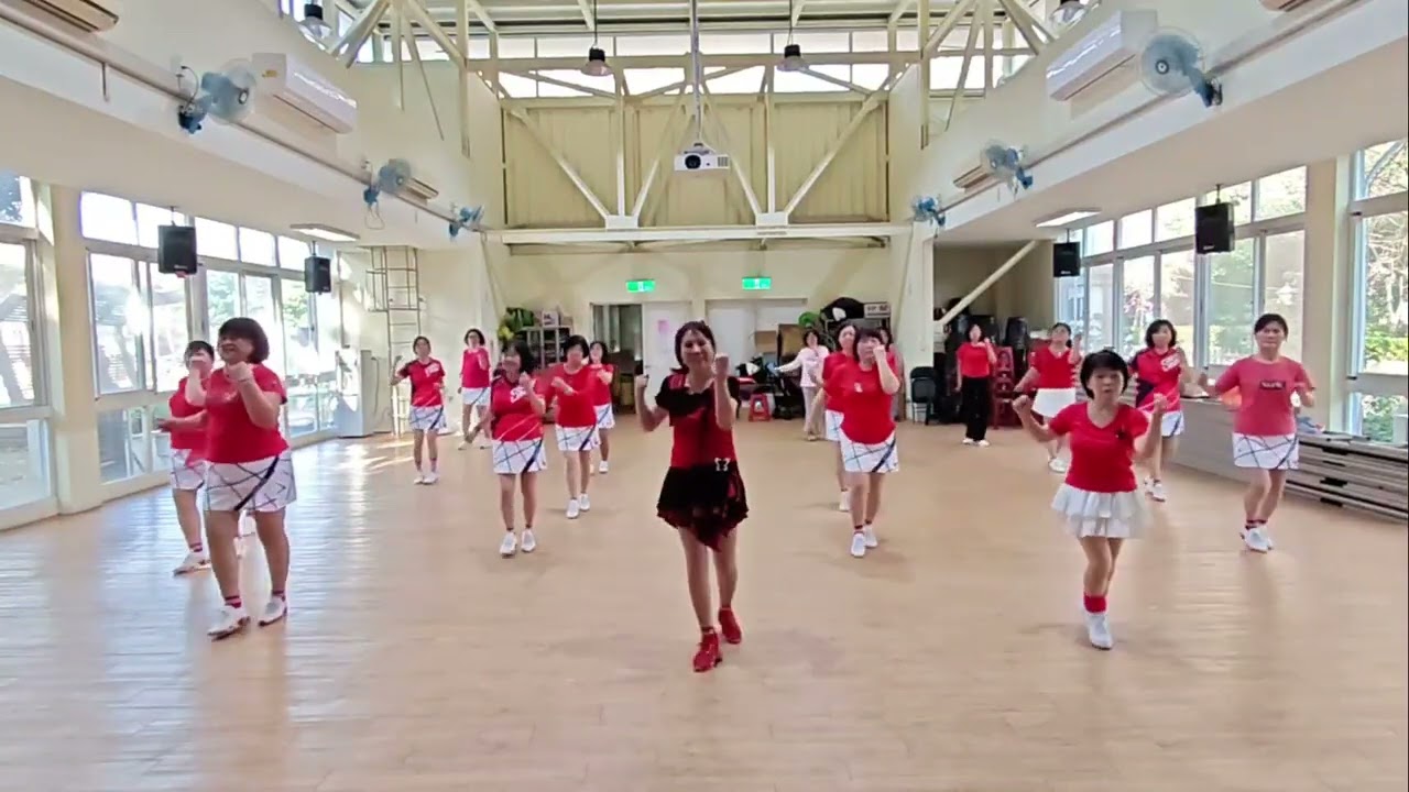  《嶄新的一天》新春🧨新舞💃由芷娟老師帶領#魅力舞蹈