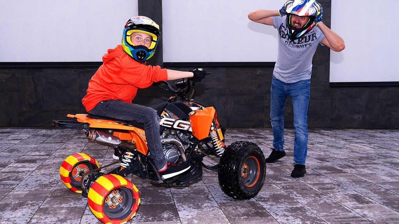 Дрифт на колёсах из СКОТЧА... СУМАСШЕДШАЯ идея.Drift quad duct tape Tires.