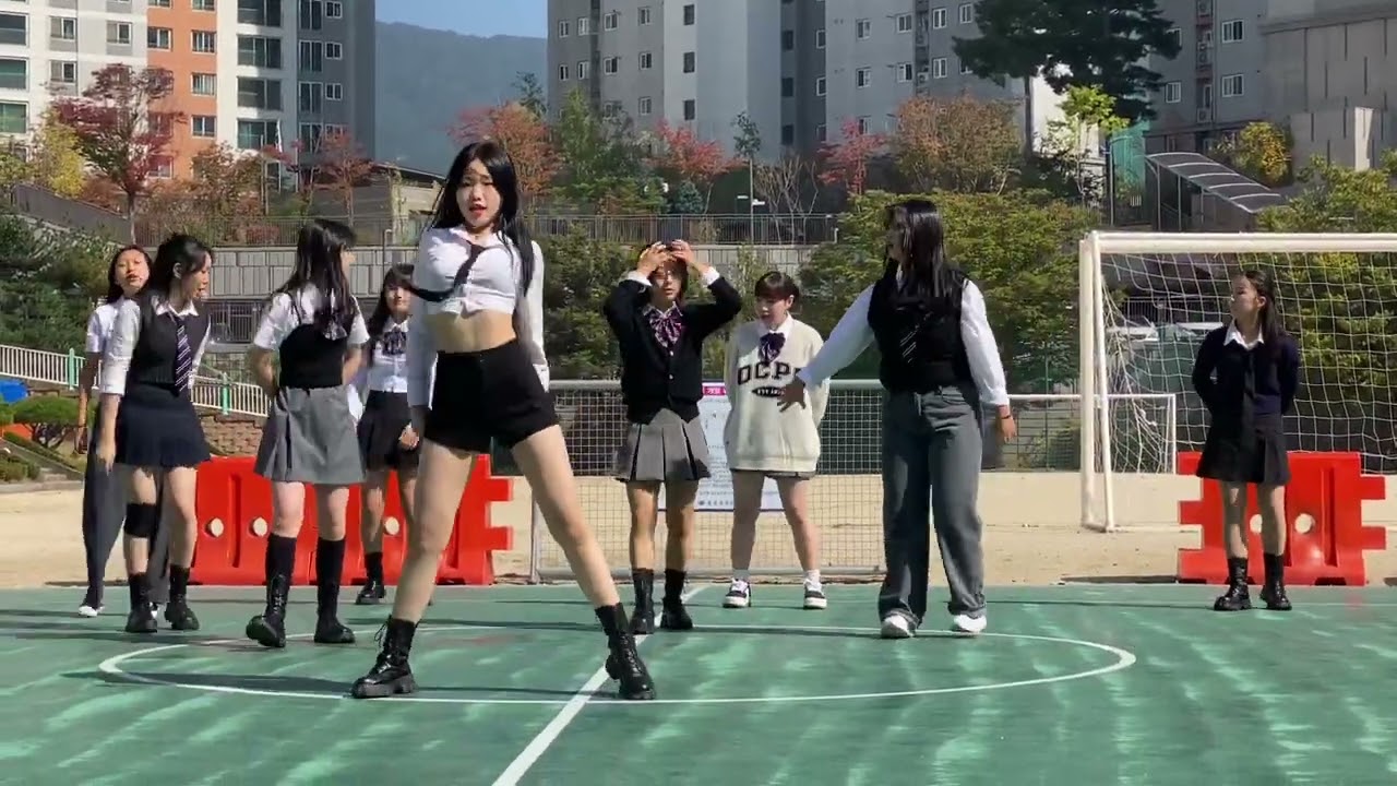 2022 금천중 댄스부 공연 - 소녀시대 다시만난세계