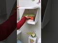 Installing a wall-mounted storage cabinet in the bathroom is space-saving, waterproof, and dustproof