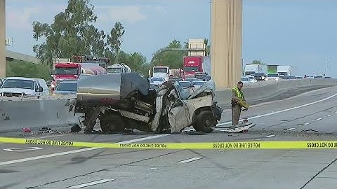 I-10 shut down in west Phoenix after 2 girls die in street sweeper crash
