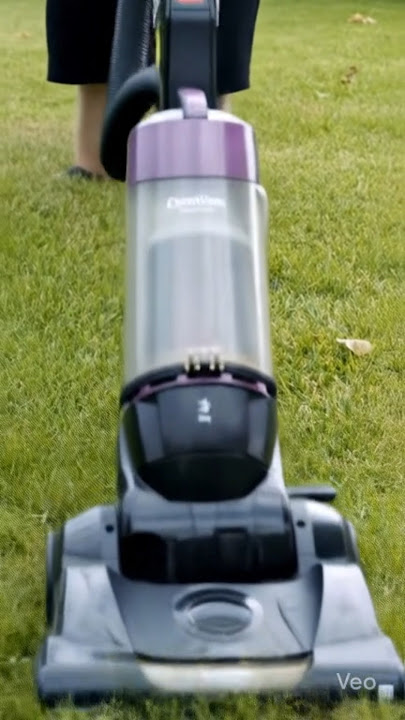 Bissell cleanview 9595A (AI video) Vacuuming grass #vacuum #cleanview #bissell