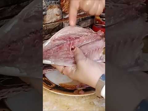 لو معندكيش طول بال تنضفو سمك الماكريل يبقا شوفو الفيديو حبايبي واشتركو فقناتي ربنا يديمكم لقلبي