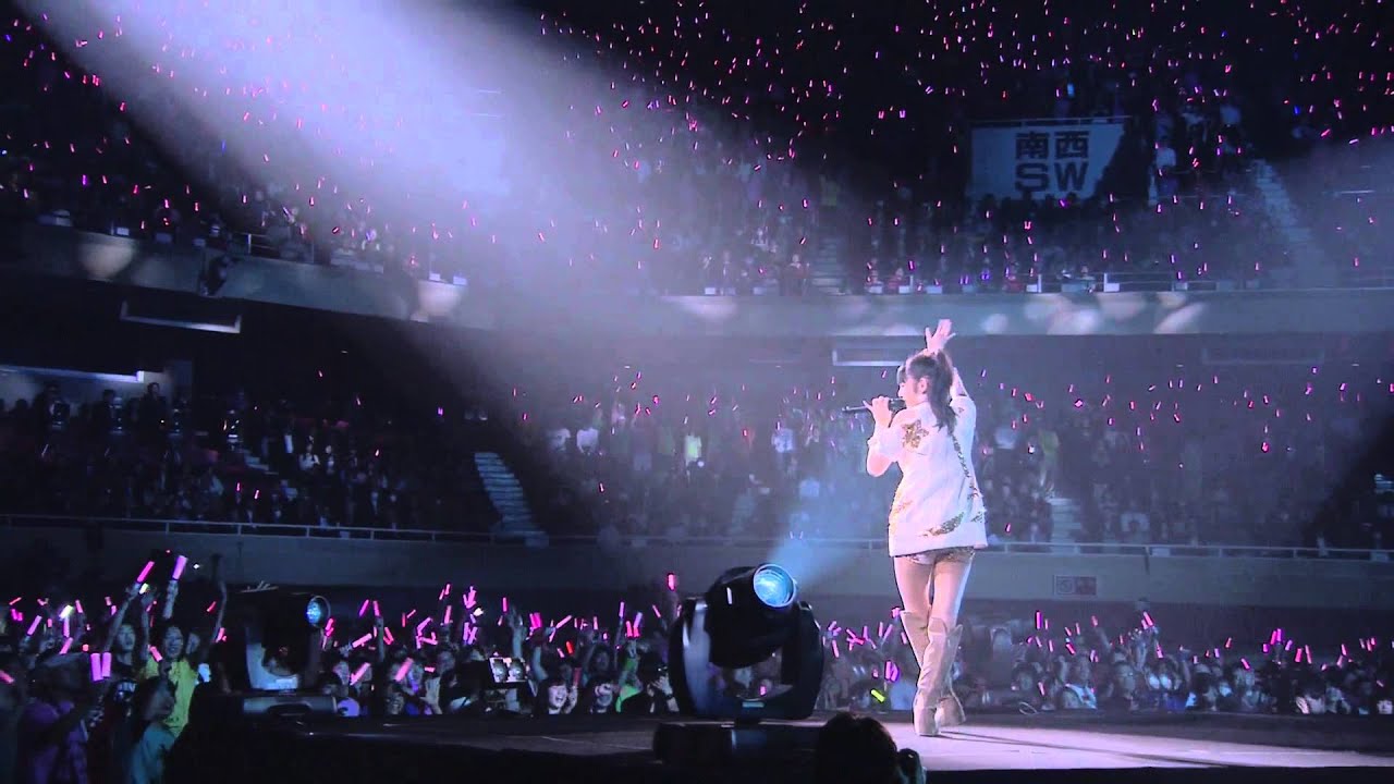 ピンク色に染まる武道館（道重さゆみ：歩いてる～ラララのピピピ）