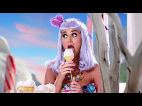 Katy Perry Feat. Snoop Dogg - California Gurls (Partial Music Video)