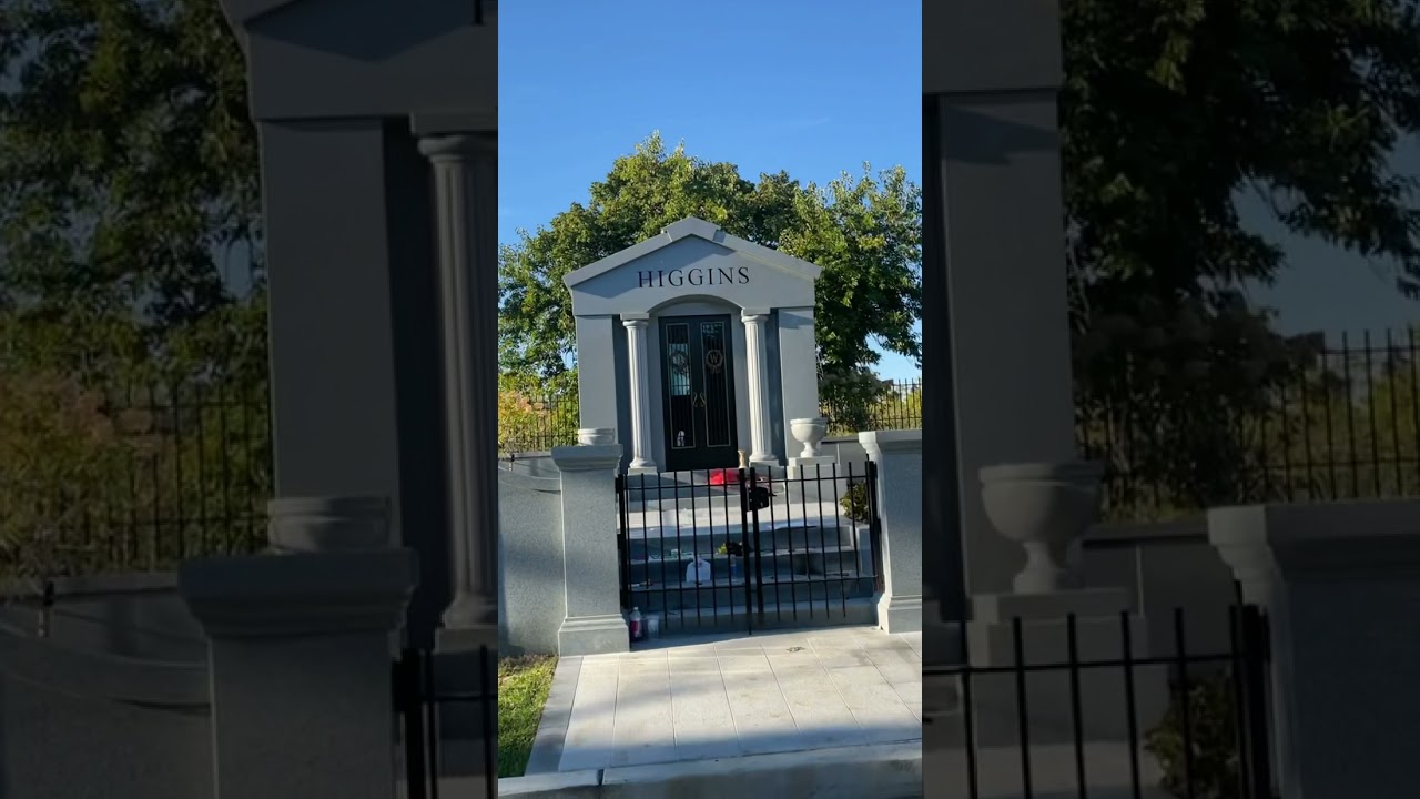 Juice WRLD Grave in Chicago 