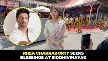 Rhea Chakraborty Visits Siddhivinayak Temple After CBI Clearance in Sushant Singh Rrajput Case