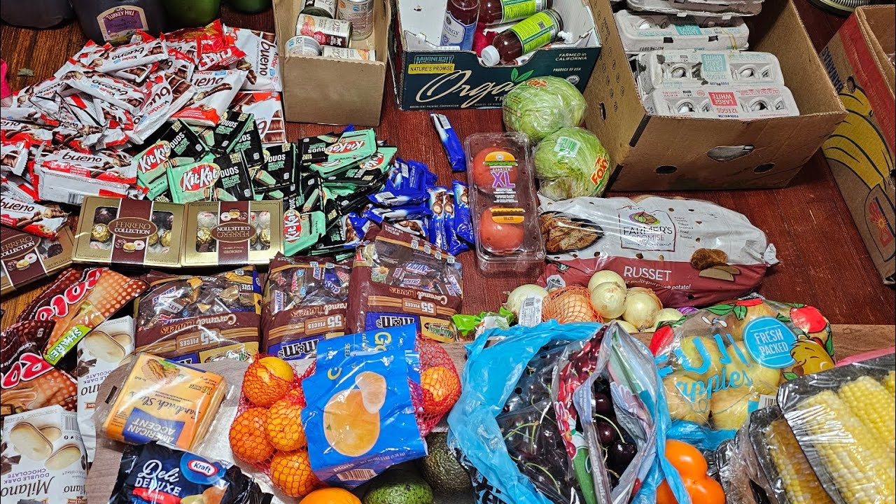 Dumpster Diving Mabiyaya ang Pagbabalik Chocolate Karne Prutas Bulaklak