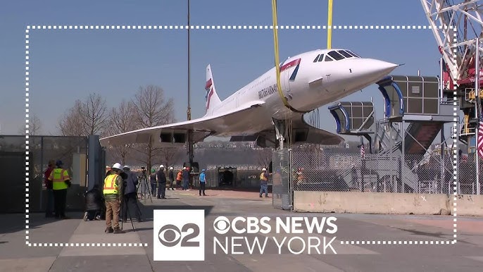 See It British Airways Concorde Jet Lifted Back Into Place On Intrepid Museum