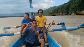 MENGARUNGI TELUK PACITAN, SUNGAI GRINDULU, PANTAI PANCER DOOR, PANTAI TELENG RIA PACITAN