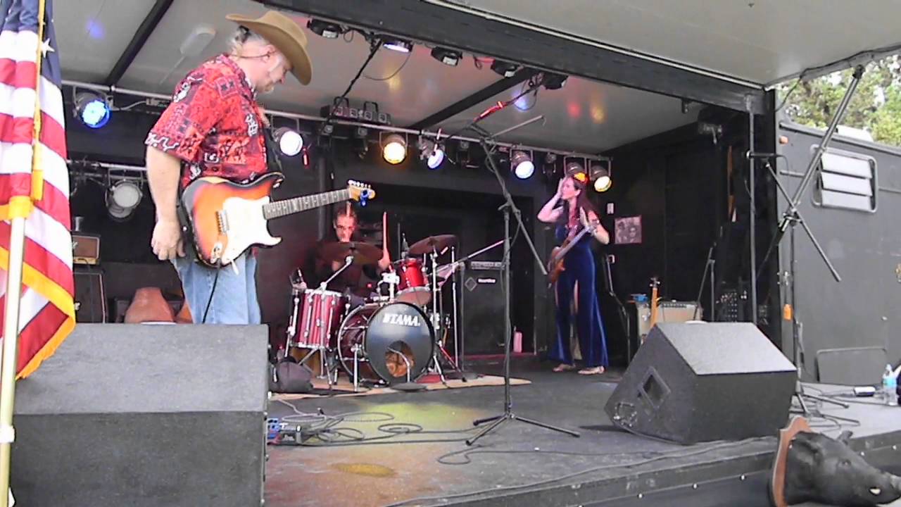 Anni Piper Rocking Out At The Pork Butt Blues Festival 2016