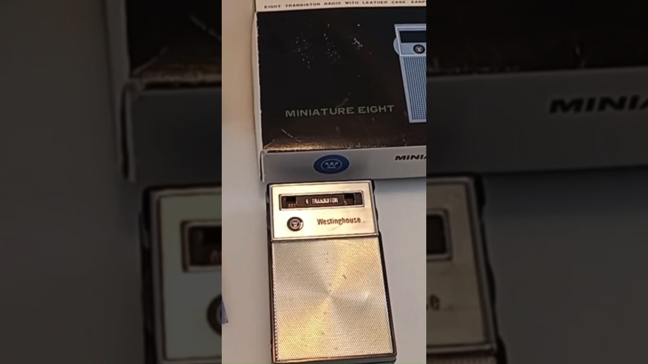 Cool Vintage Transistor Radio 