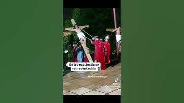 Thumbnail of Se les cae Jesús en representación de Viacrucis #viacrucis #viral #SemanaSanta23