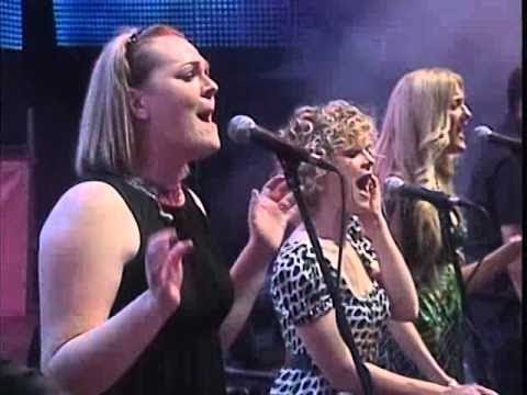 在 YouTube 上观看 Zdravko Colic - Zvao sam je Emili - (LIVE) - (Marakana 2007)