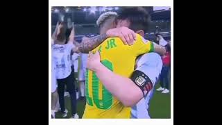 Messi and Neymar hugs each other copafinal messie neymar Argentinawinscopa