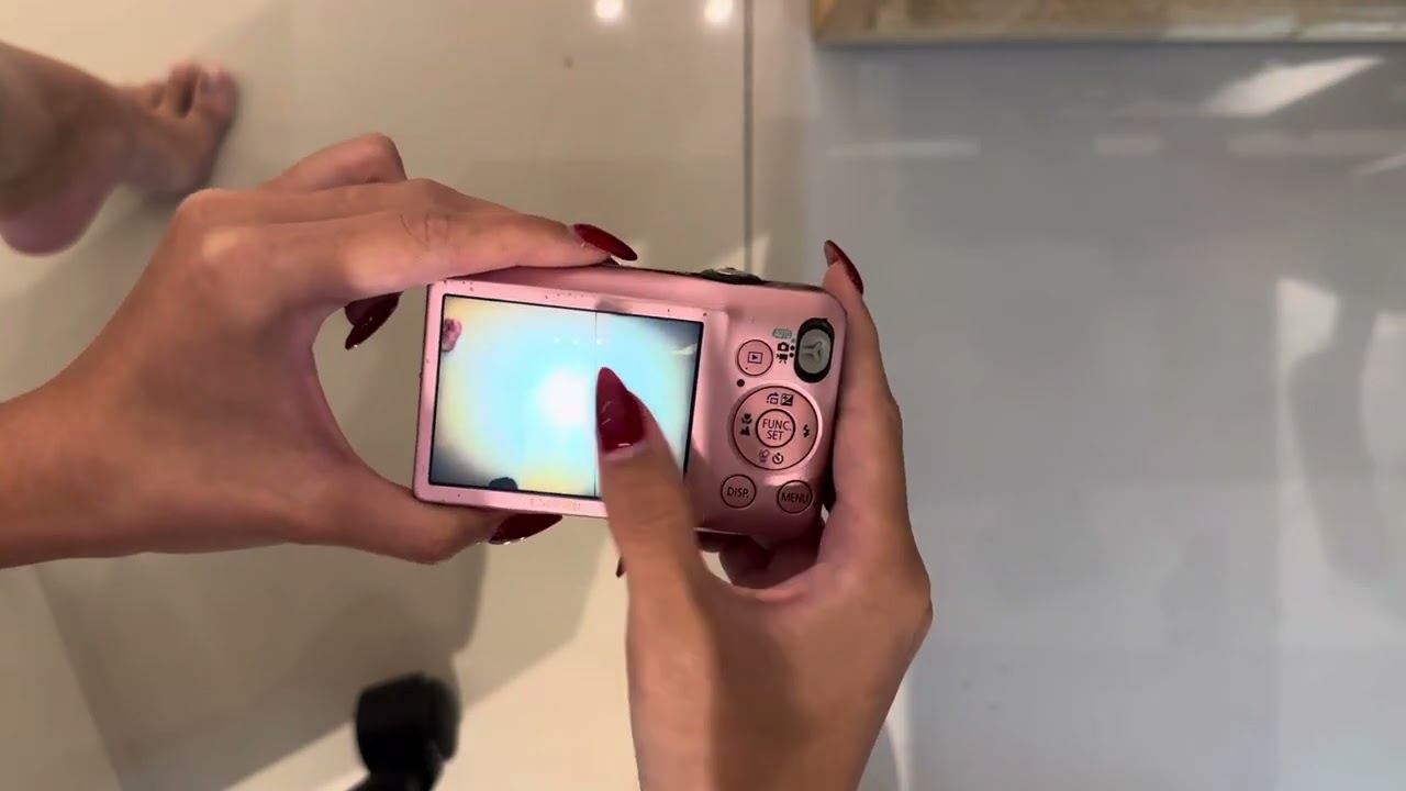 Canon ixus 105 (super rare pink) - YouTube