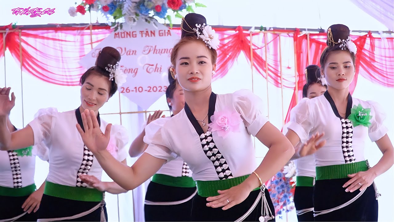 ĐIỆU MÚA MAI CHÂU XÒE HOA CỰC ĐẸP CỦA ĐVN GIA ĐÌNH MỪNG TÂN GIA ÔNG BÀ HÀ PHỤNG & TÒNG BỐN.