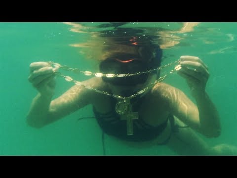 Found big gold chain with cross ! Treasure Hunters
