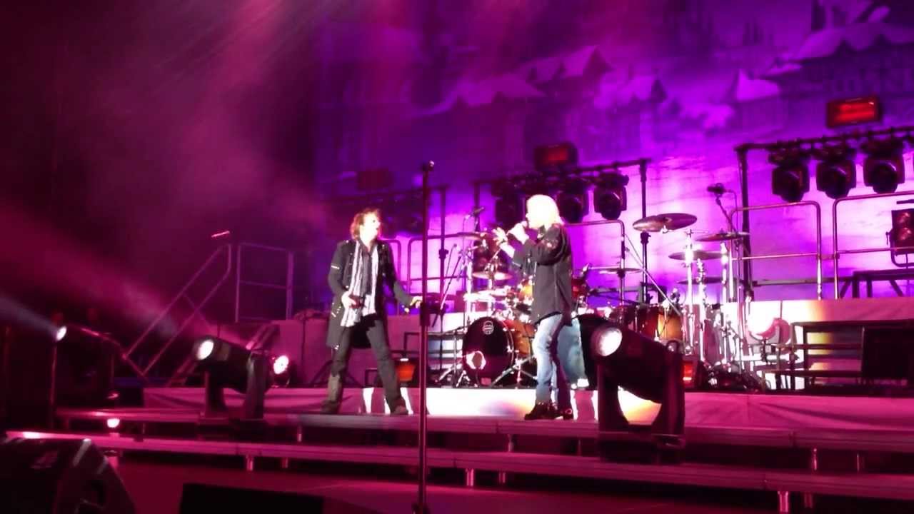 Avantasia - In Quest For (Tobi forgets lyrics) - Live in Tempodrom, Berlin, April 22 2013