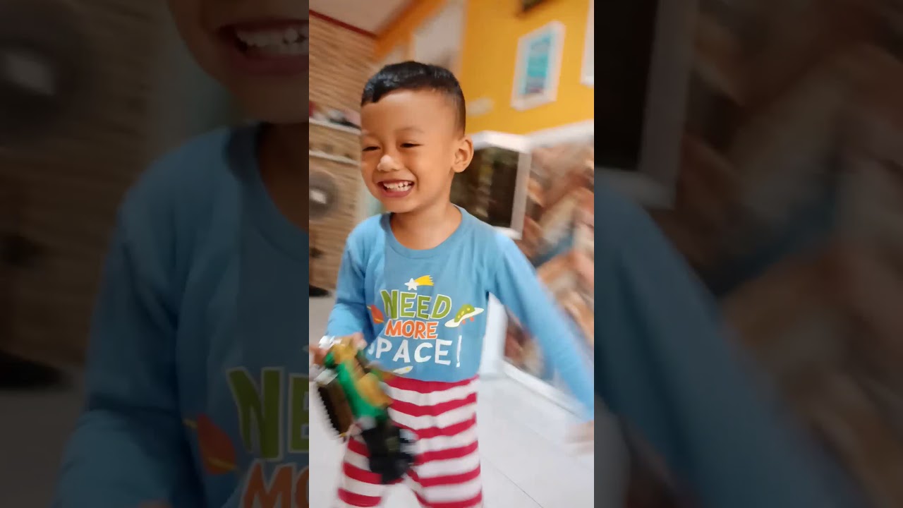 Di Video Pertama tibatiba dia Nangis 😭😭 kenapa ya
