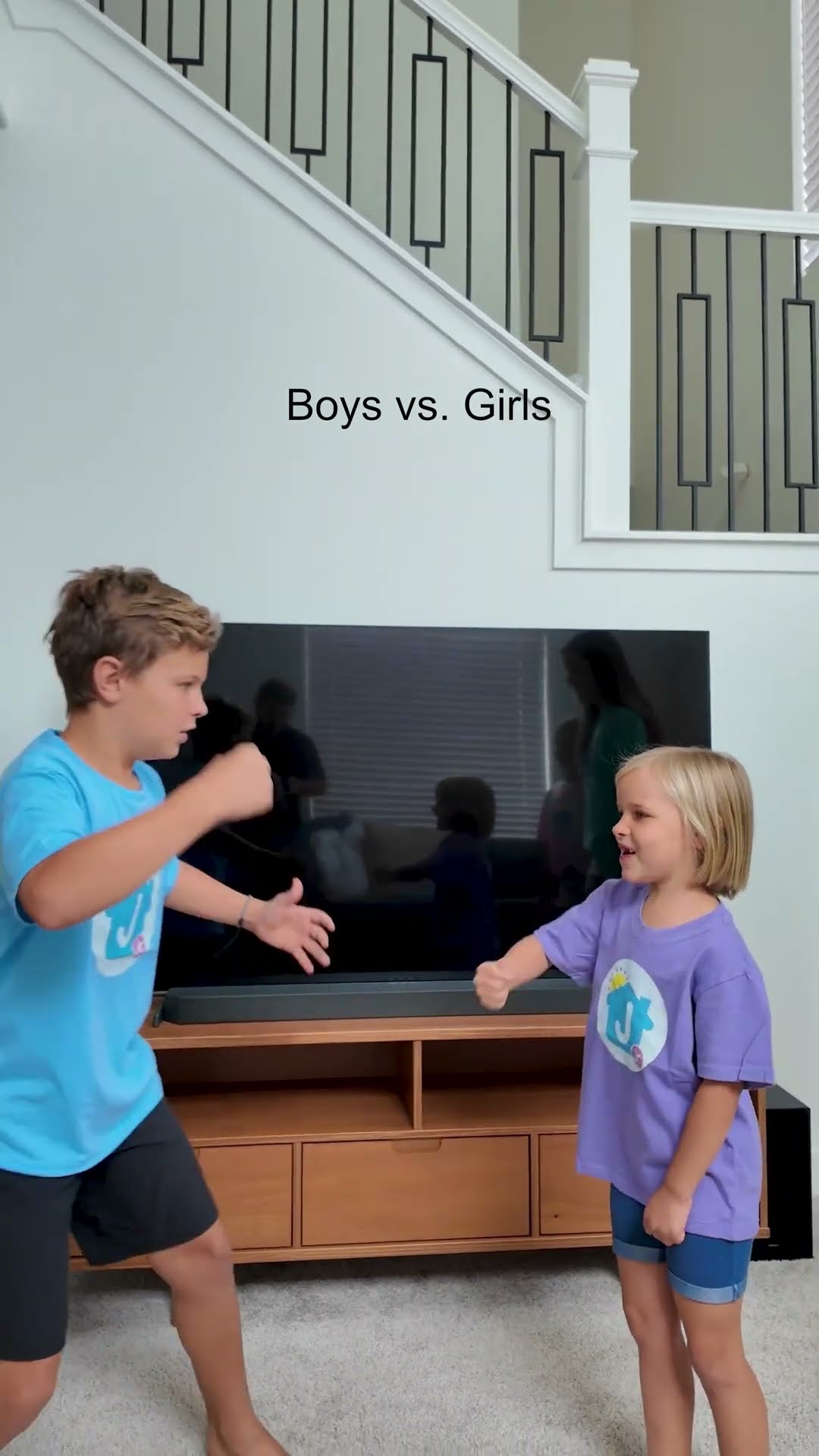 #rockpaperscissors  ??✂️  Boys vs. Girls