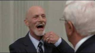 Scary Movie 3 - Aliens at the White House  [Funniest Scene]  Leslie Nielson R.I.P