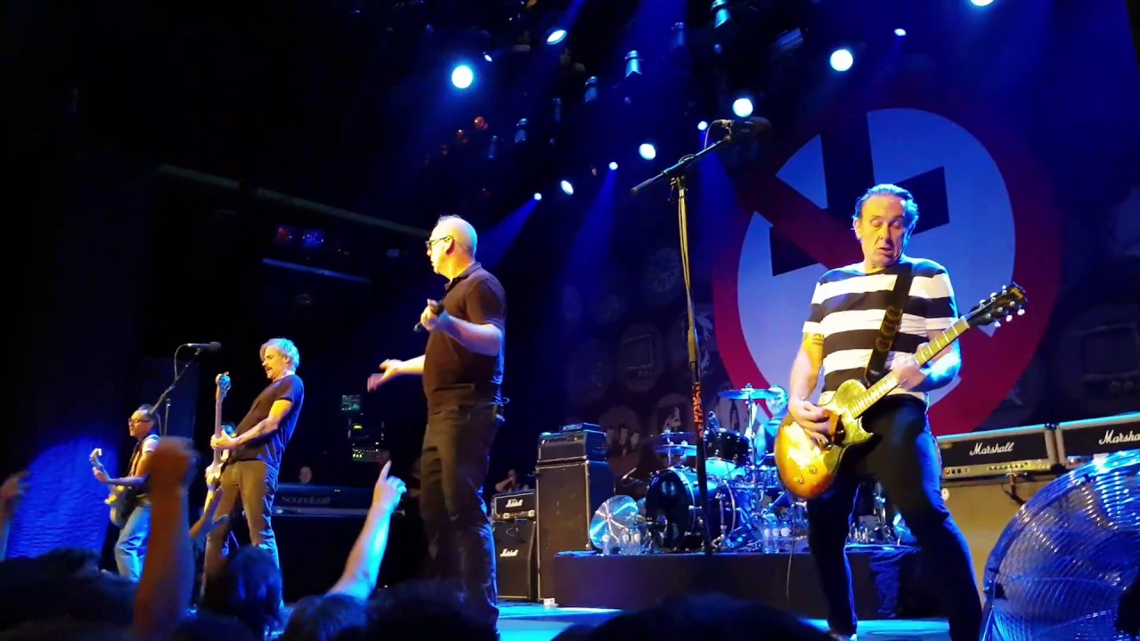 Bad Religion - Along the way + Conquer the world (live in Amsterdam 2017)