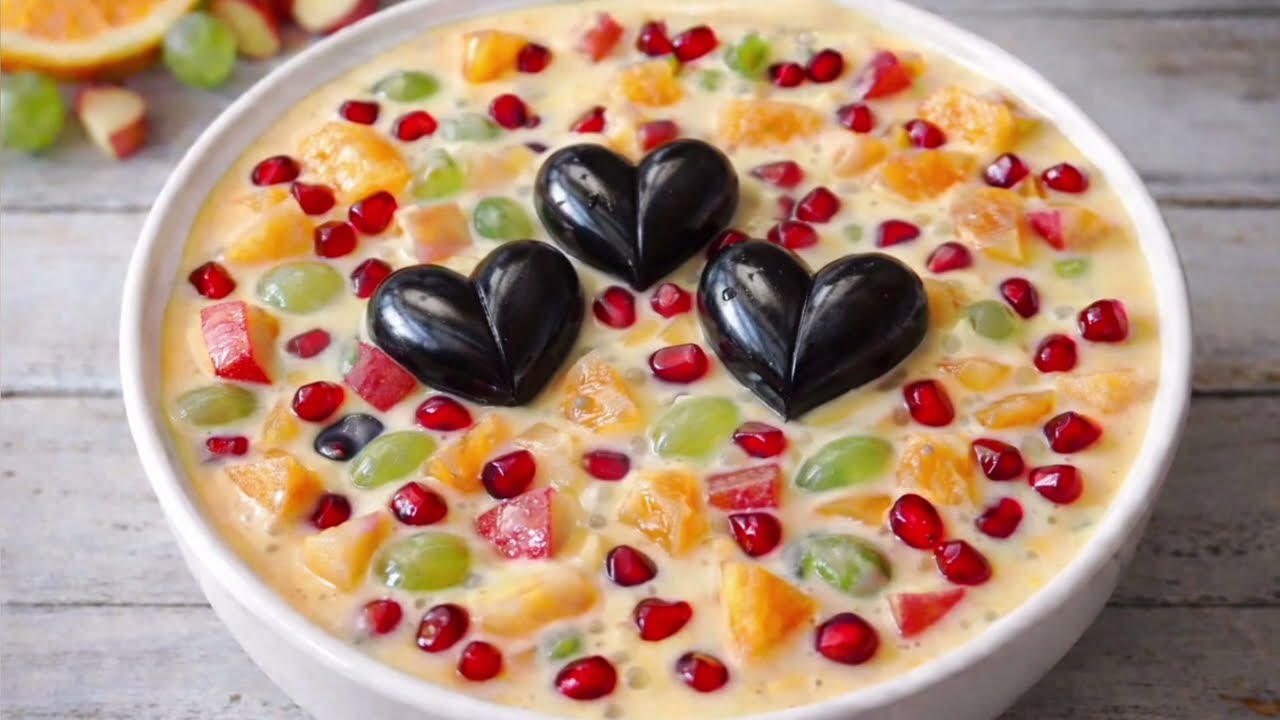 Creamy Fruit Custard||5 Minute Fruit Custard Recipe |  Delicious Fruit Custard Dessert at Home