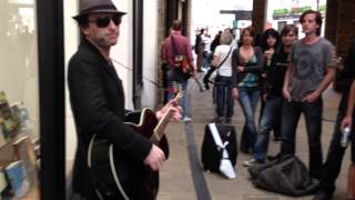 Tommy Stinson - Light Of Day (Busking In Greenwich, London 1st June 2012) Resimi