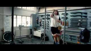 Kick-Ass 2 - Mindy trains Dave