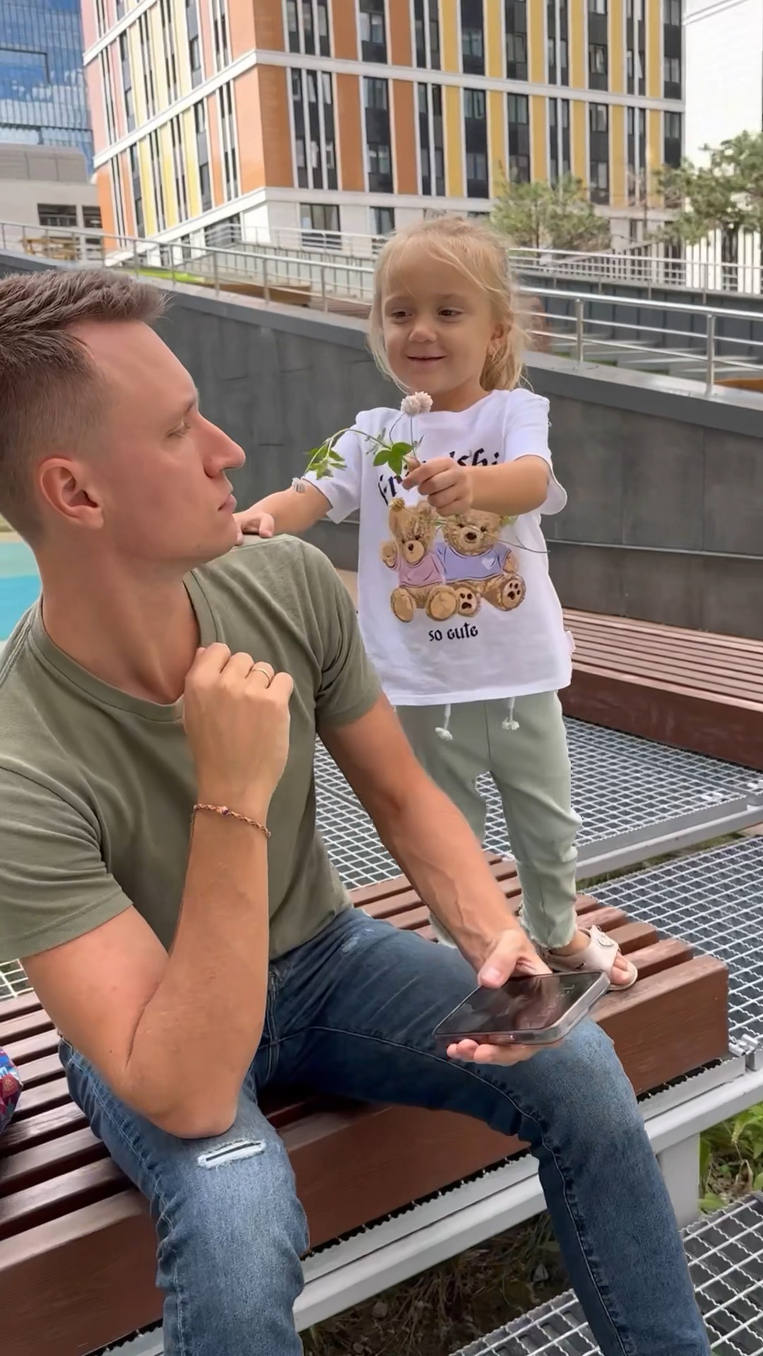 Does he not love his daughter?? #shorts #filaretiki
