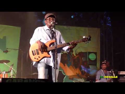 LLOYD PARKS & WE THE PEOPLE "Mafia" Garance Reggae Festival, France 2012
